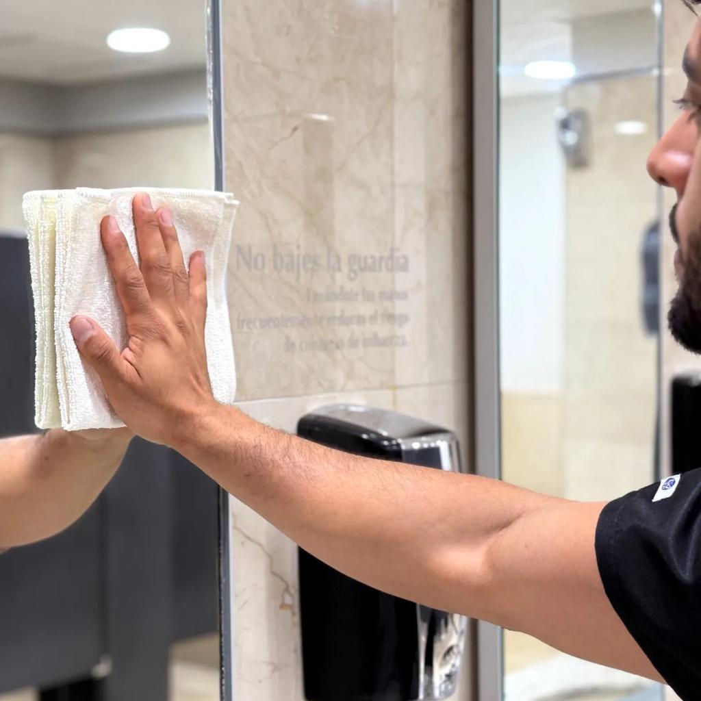 Pack X6 de Paños de Microfibra Blanco De Uso General Rubbermaid 2207131_6