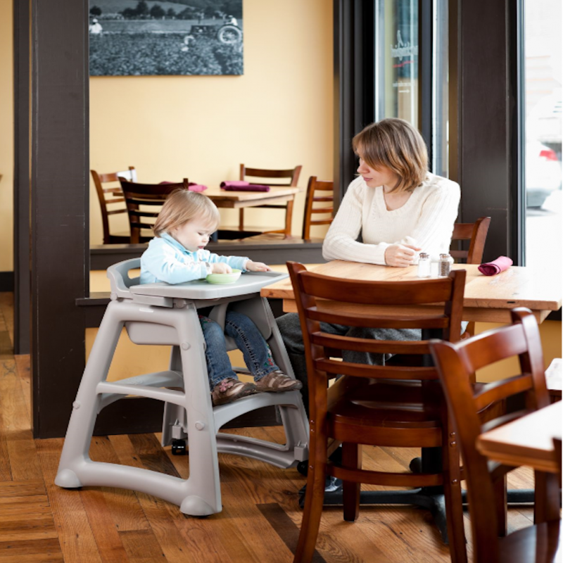 Silla Comedor Para Bebé Rubbermaid Con Ruedas Gris + Bandeja FG780508PLAT _2